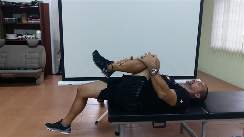 In this case the right leg is being tested and it is able to achieve a neutral horizontal position whilst being held in neutral adduction/abduction